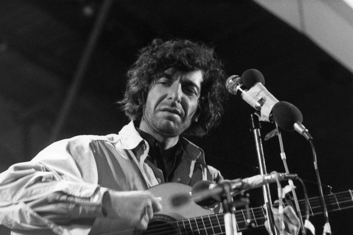 Leonard Cohen: Una poesía, una voz, un instrumento y una canción