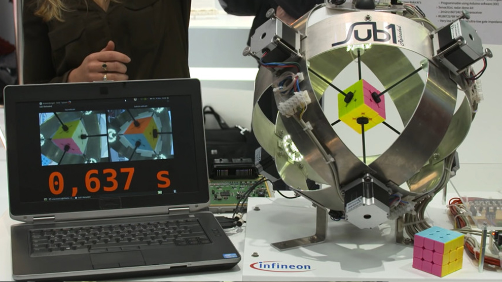 Este robot resuelve cubo de Rubik en menos de un segundo