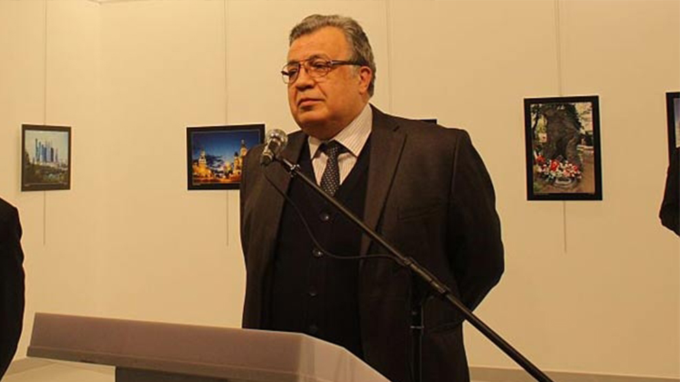 Muere embajador ruso tras ataque en Turquía
