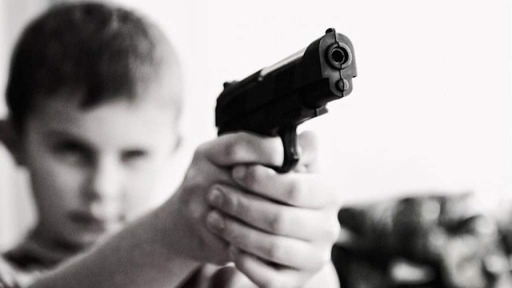 Gun kid, signs of violence