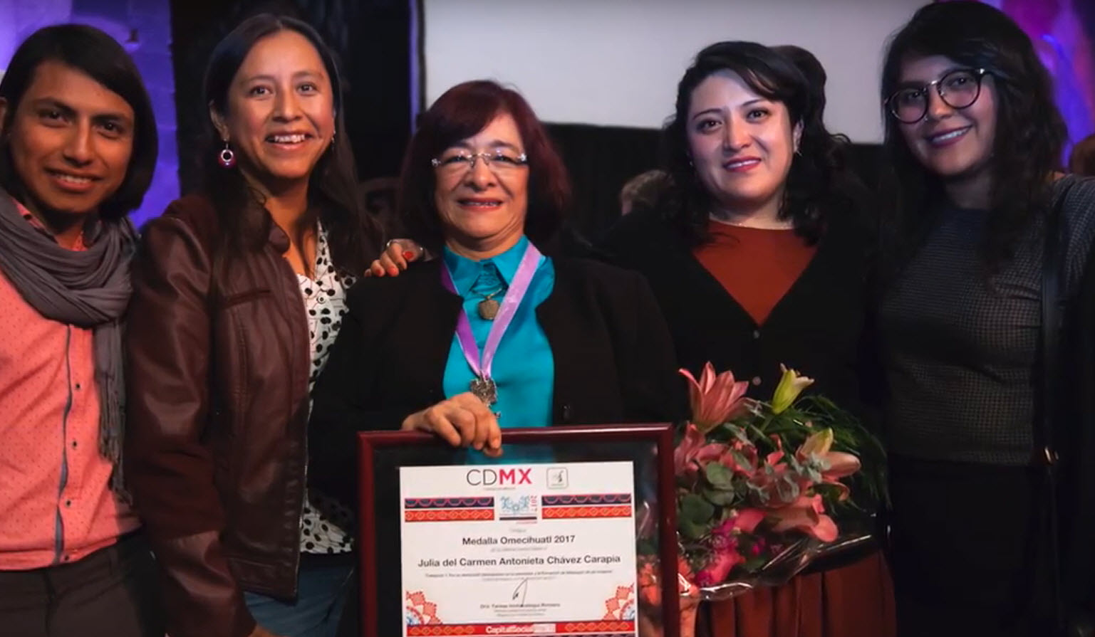 Académica de la ENTS es galardonada con la Medalla Omecíhuatl