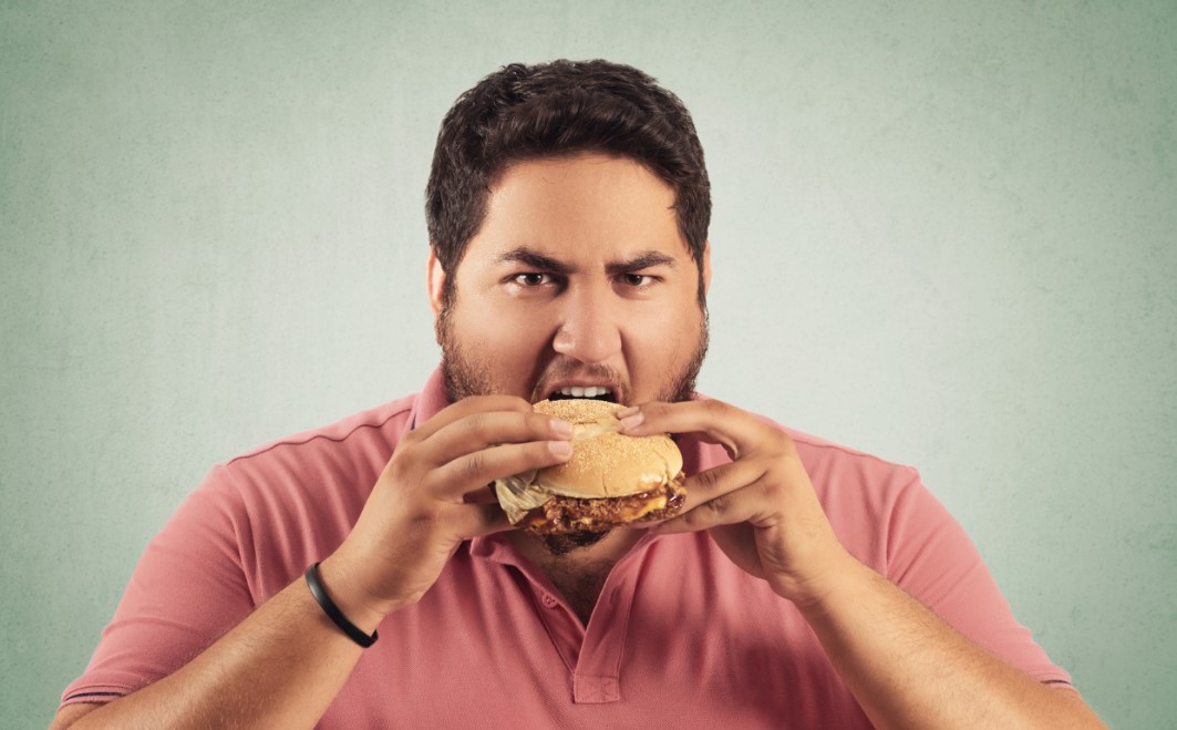 Mexicanos aumentan consumo de calorías en fines de semana y en quincena
