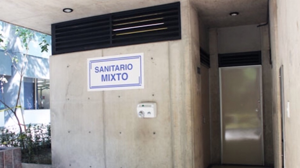 La FES Iztacala instala baños mixtos