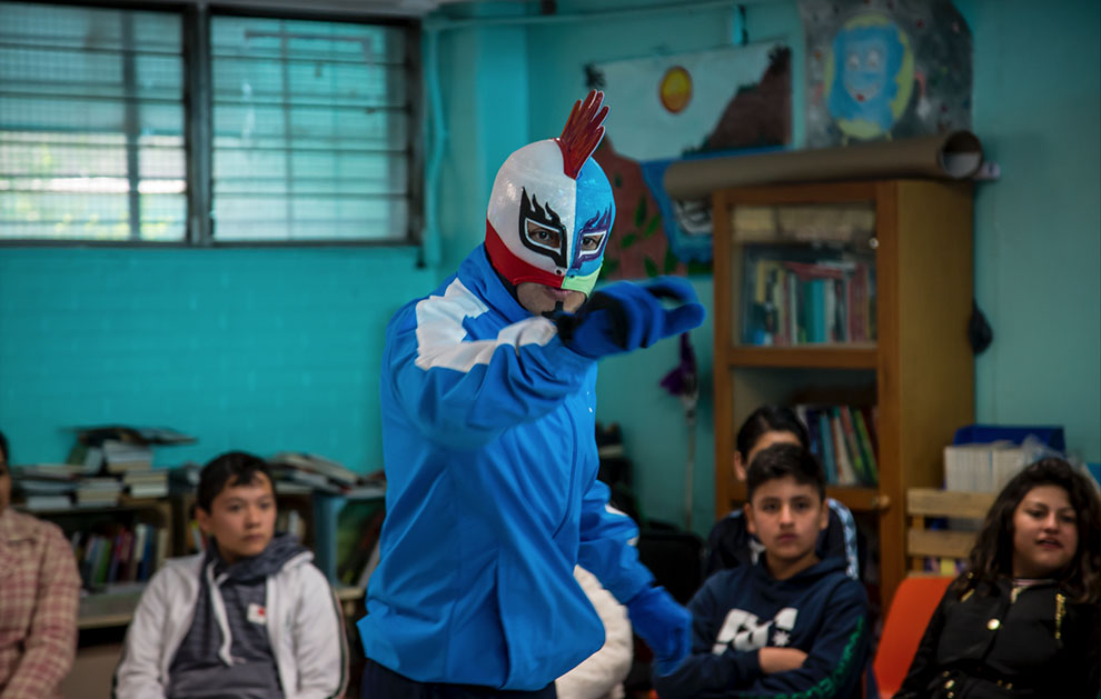 El Tacubo, el luchador que combate el bullying en escuelas de la CDMX