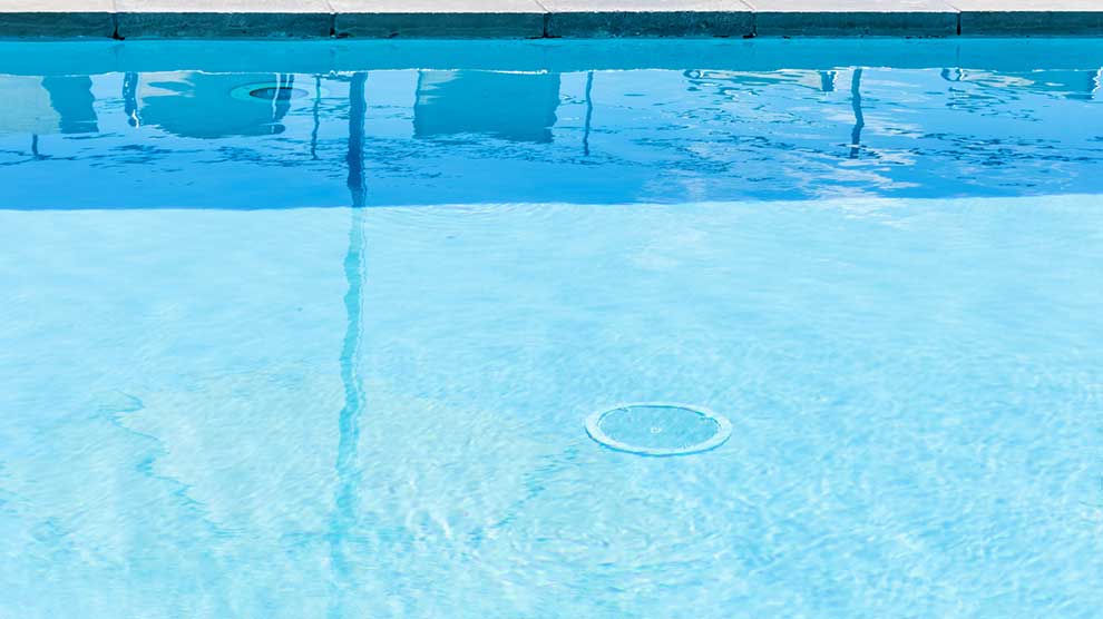 Alertan sobre el riesgo de nadar en aguas contaminadas durante vacaciones
