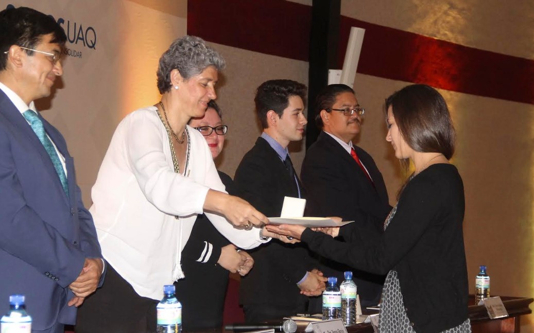 Reconoce la UAQ a estudiantes con la Medalla al Mérito Académico