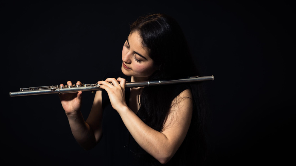 Flautista de la UNAM estudiará en el Conservatorio Regional de Música de Niza