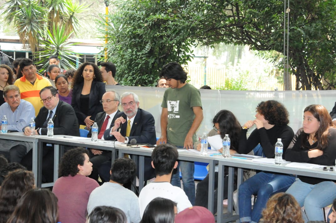 Rector-UNAM-estudiantes-(3)UNAMGlobalR