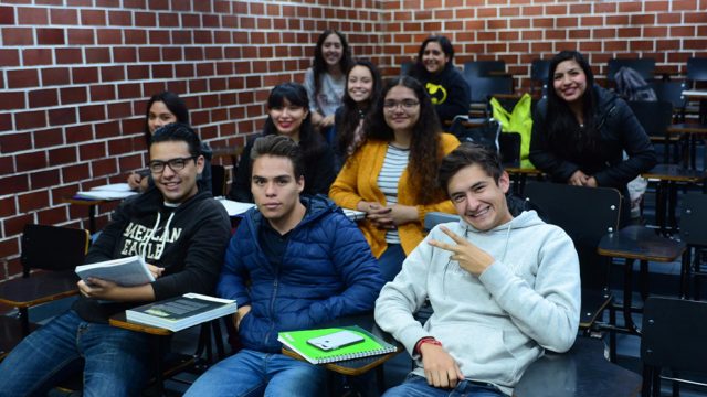 Estudiantes-en-salón-clases-UNAMGlobalR