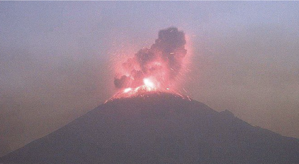 Reportan erupciones en cadena en volcán Popocatépetl