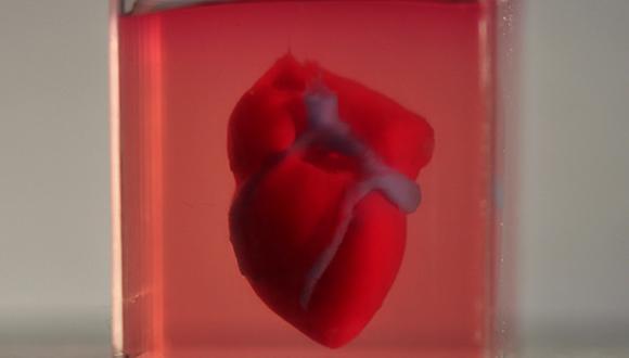 Científicos imprimen el primer corazón 3D utilizando materiales biológicos del paciente