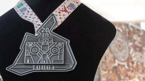 maratón5-CDMX-reconoce-biblioteca-central-medalla-UNAMGlobal