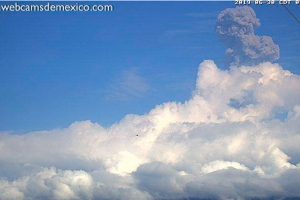 exhorto-alejarse-volcán-prevención-desastres-UNAMGlobal