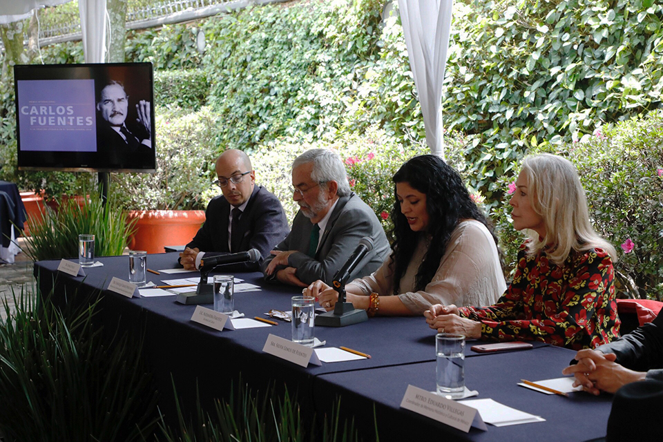 premio10-literatura-Carlos-Fuentes-lectores-UNAMGlobal