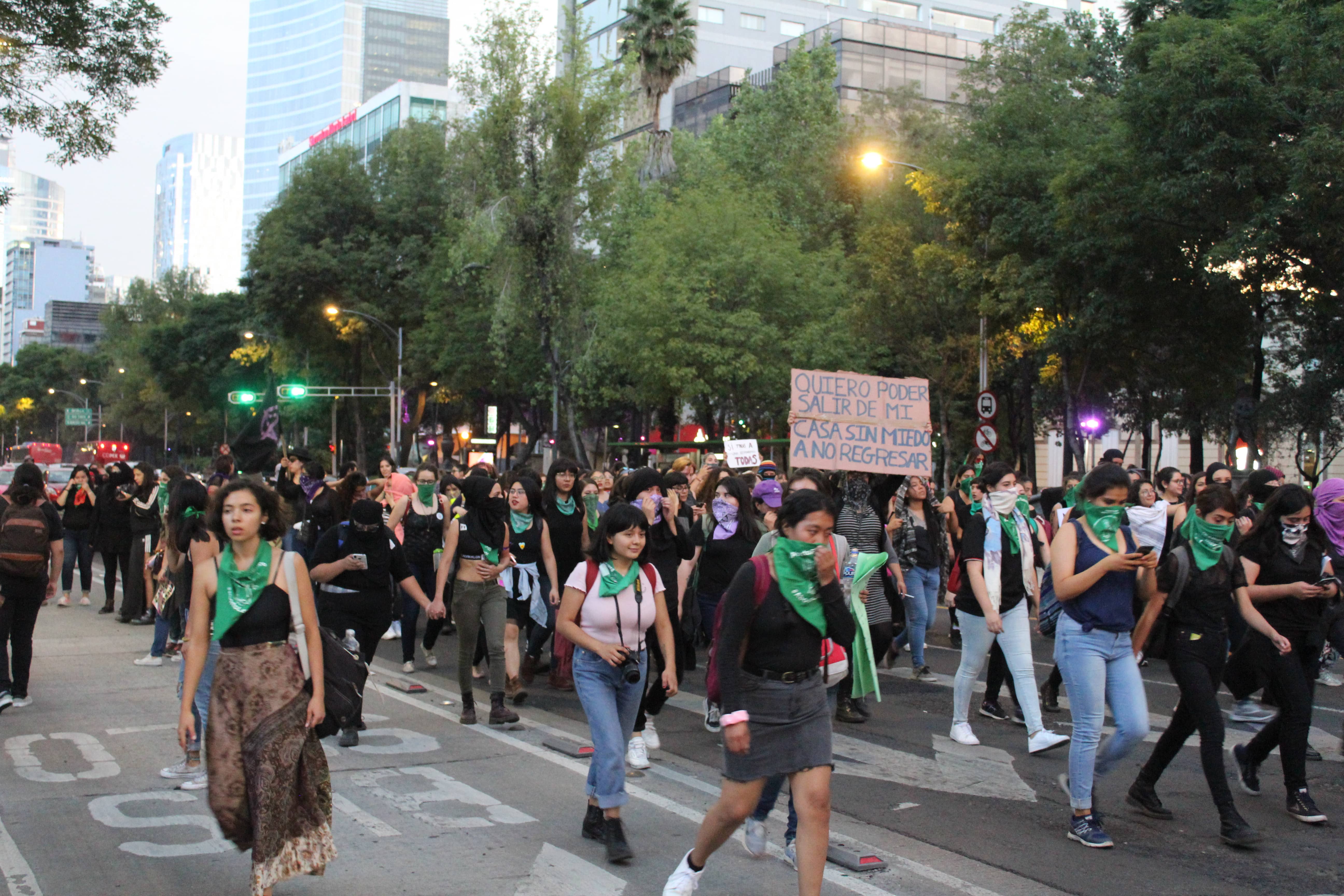 pañuelos20-verdes-violencia-mujeres-feministas-UNAMglobal