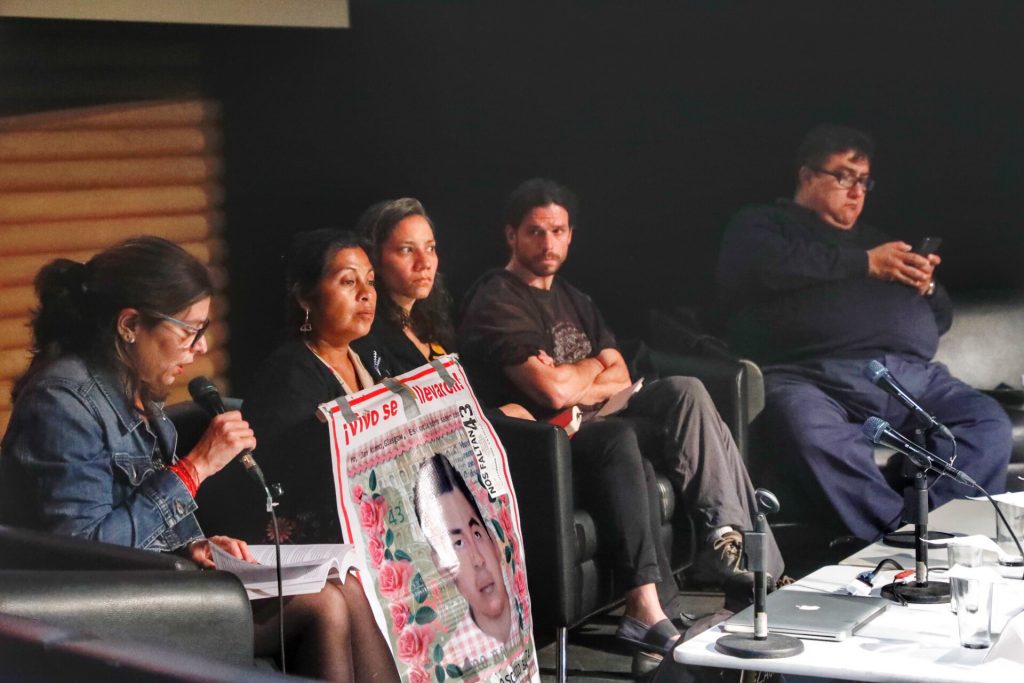 normalistas6-desaparecidos-Ayotzinapa-homenaje-AiWeiwei-UNAMGlobal