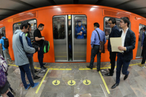 UNAM propone más elevadores, escaleras eléctricas y rampas con barandal en el metro