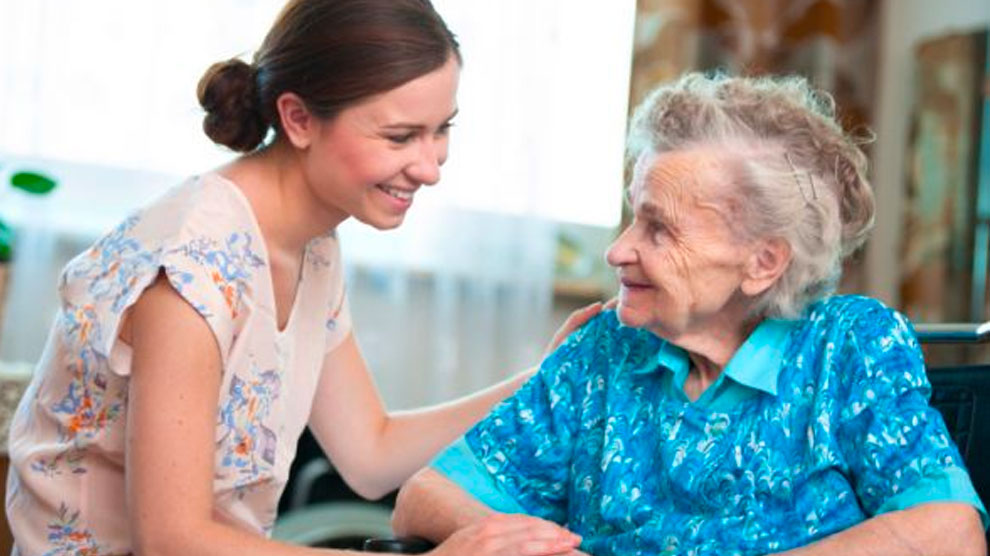 Consejos para cuidar y ejercitar a los ancianos en casa