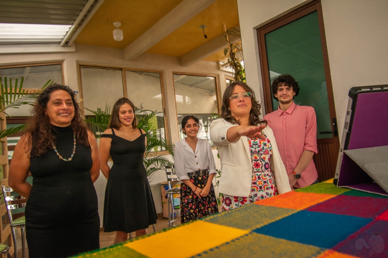 Primera internacionalista universitaria se titula en línea