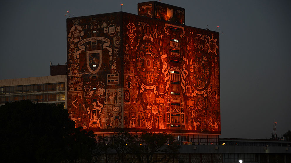 La UNAM se pinta de naranja