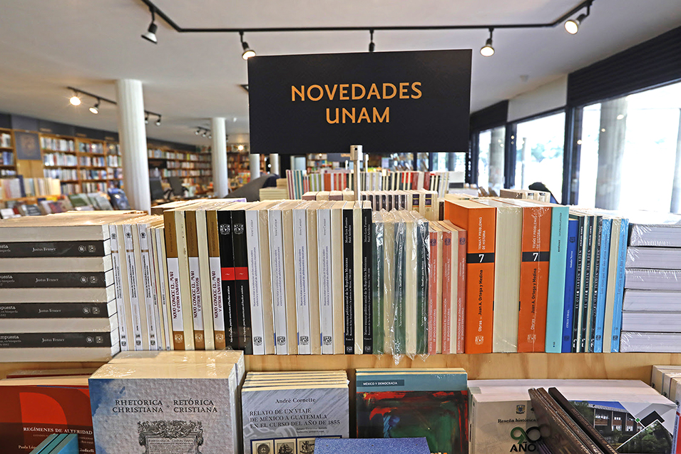Renovada, la librería Henrique González Casanova reabre sus puertas