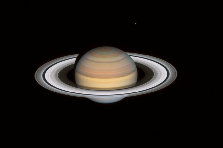 Capta la NASA impresionantes imágenes de Saturno y otros planetas