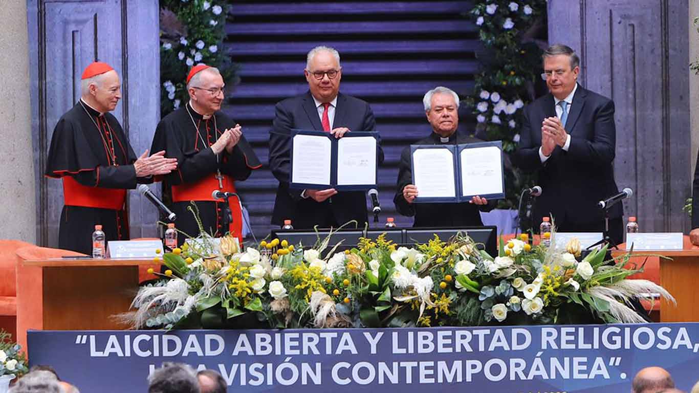 Signan la UNAM y el Estado Vaticano Carta de Intención sobre el Códice De la Cruz-Badiano