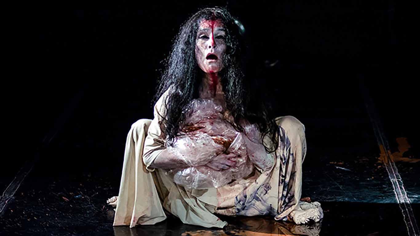 Danza butoh en el Museo del Chopo