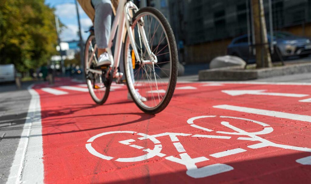 La integridad de los usuarios de bicicleta requiere de políticas públicas y educación adecuada para evitar accidentes.